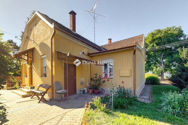 Eladó családi ház, Porrogszentkirályon 50 M Ft, 5 szobás