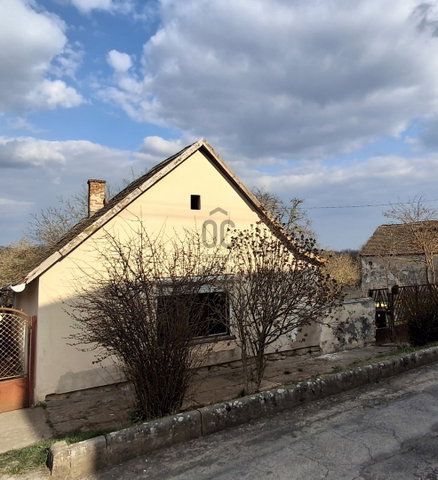 Eladó családi ház, Kisherenden 8 M Ft, 2 szobás