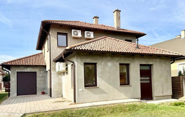 Eladó családi ház, Sárváron 145 M Ft, 4 szobás