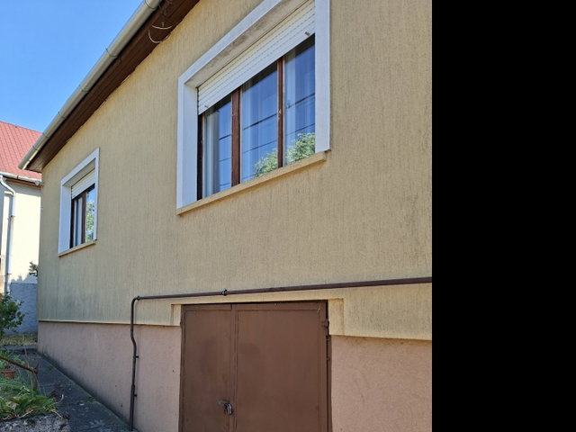Eladó családi ház, Erdőkertesen 65 M Ft, 2 szobás