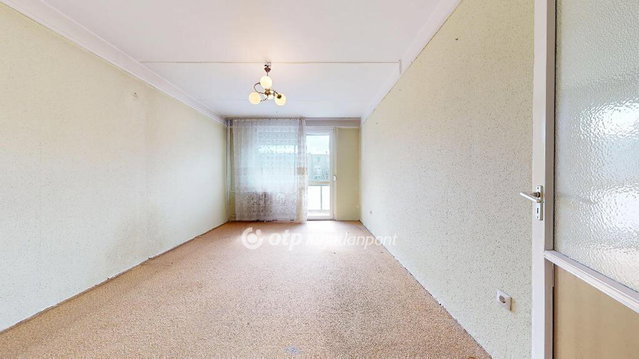 Eladó panellakás, Kazincbarcikán 26.5 M Ft, 2 szobás
