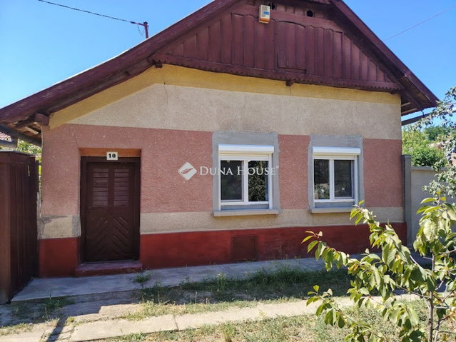 Eladó családi ház, Tótkomlóson, Arany János utcában 11 M Ft