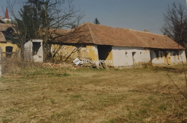 Eladó nyaraló, Csehiben 5.5 M Ft, 3 szobás / költözzbe.hu