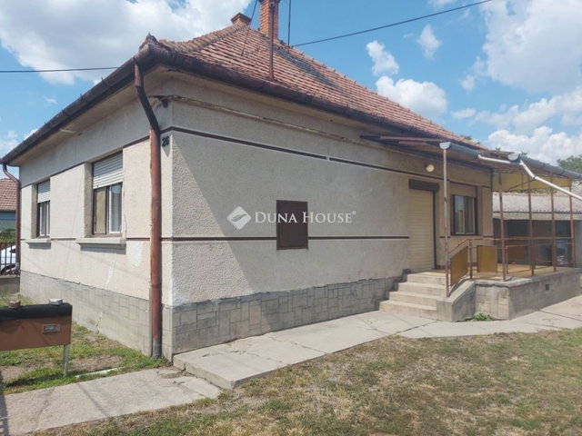 Eladó családi ház, Izsákon 32.5 M Ft, 2 szobás