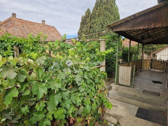 Eladó családi ház, Monoron 39.3 M Ft, 2 szobás