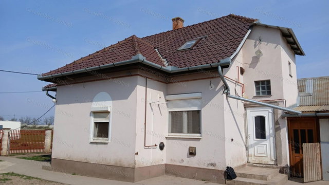 Eladó családi ház, Kétpón 49.5 M Ft, 4 szobás