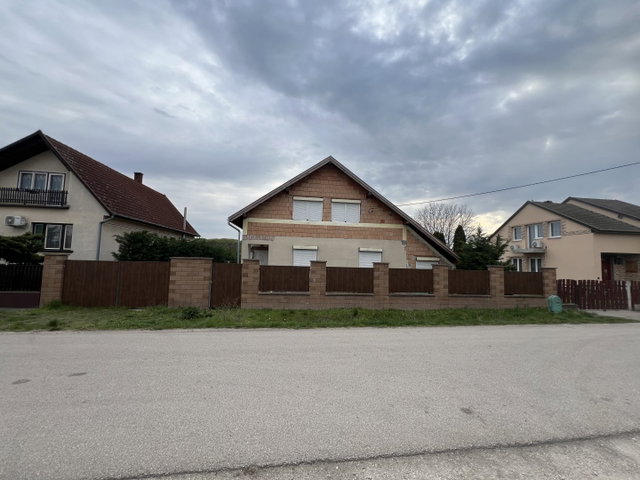 Eladó családi ház, Pusztavacson 45 M Ft, 5 szobás