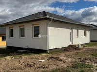 Eladó családi ház, Kecskeméten 83.9 M Ft, 4 szobás