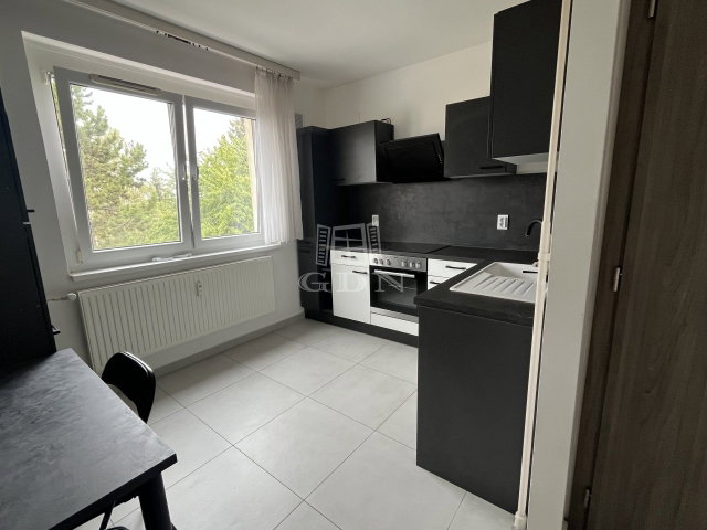 Eladó téglalakás, Veszprémben 51.5 M Ft, 1 szobás
