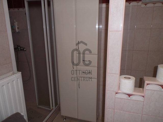 Eladó ikerház, Pápán 59 M Ft, 2 szobás / költözzbe.hu