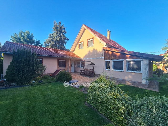 Eladó családi ház, Alsónémediben 169.9 M Ft, 7 szobás