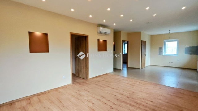 Eladó családi ház, Kecskeméten 74.99 M Ft, 3 szobás
