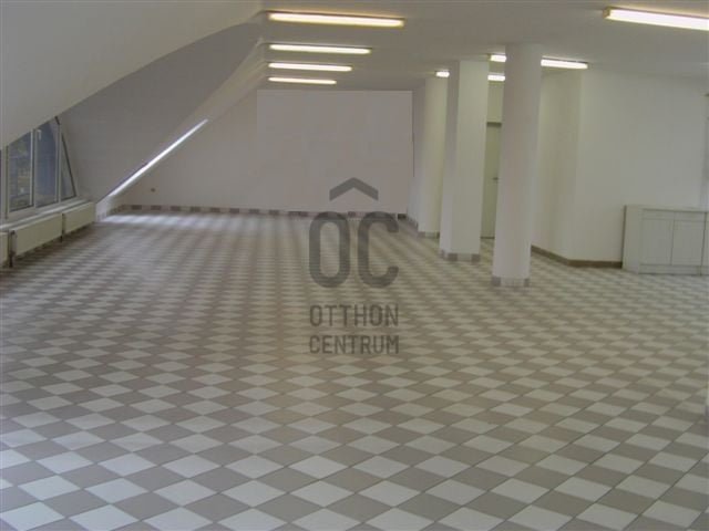 230m² · 838.200 ft