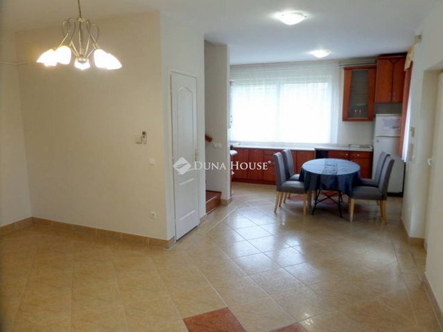 Kiadó családi ház, albérlet, Nyíregyházán 325 E Ft / hó