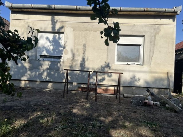 Eladó családi ház, Szigethalmon 33.8 M Ft, 2 szobás