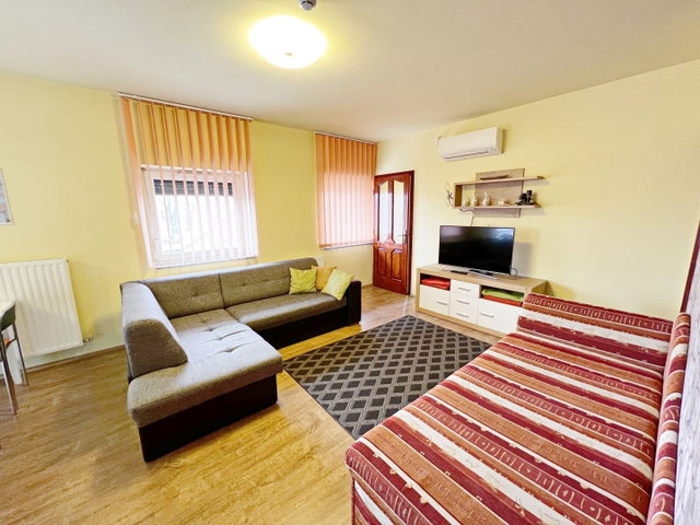 Kiadó téglalakás, albérlet, Debrecenben 300 E Ft / hó, 3 szobás