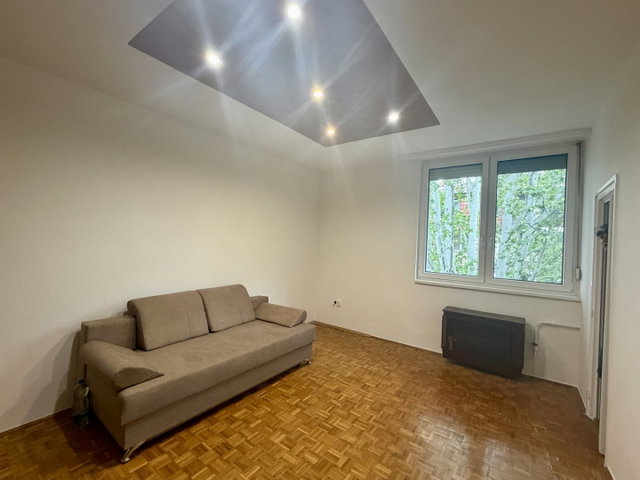 Eladó téglalakás, Nyíregyházán 27.9 M Ft, 1 szobás