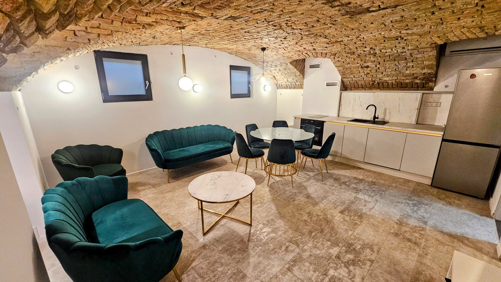 Üzlethelyiség · 11 hálószoba · 252 m² · 199.000.000 Ft