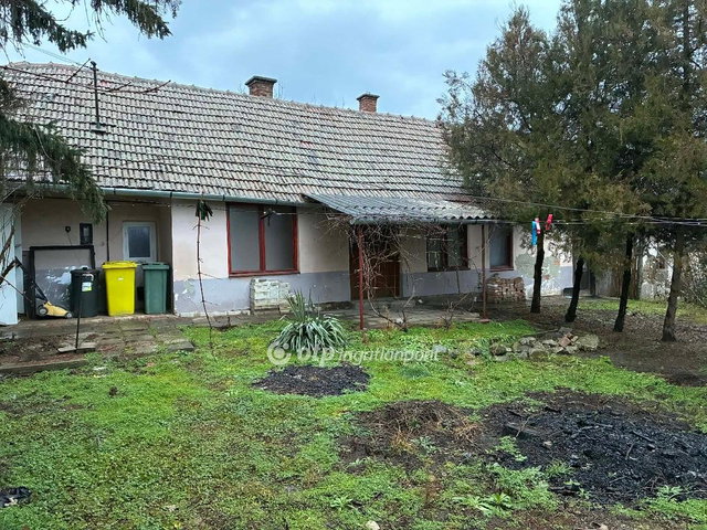 Eladó családi ház, Gyulán 14 M Ft, 2 szobás