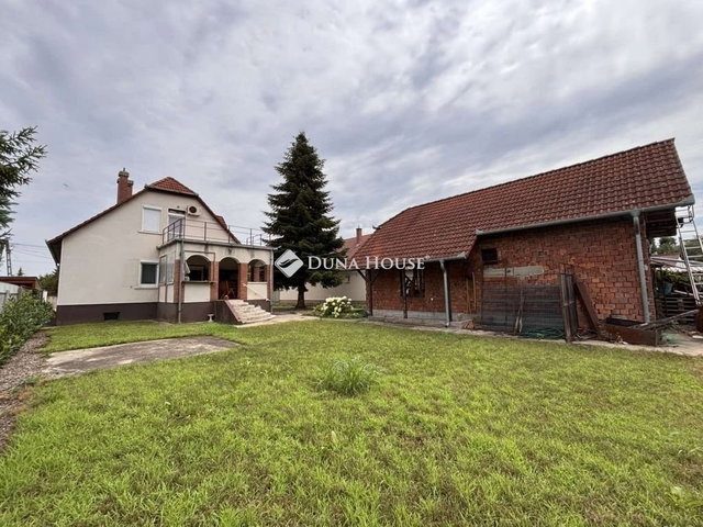 Eladó családi ház, Kecskeméten 99.9 M Ft, 4 szobás