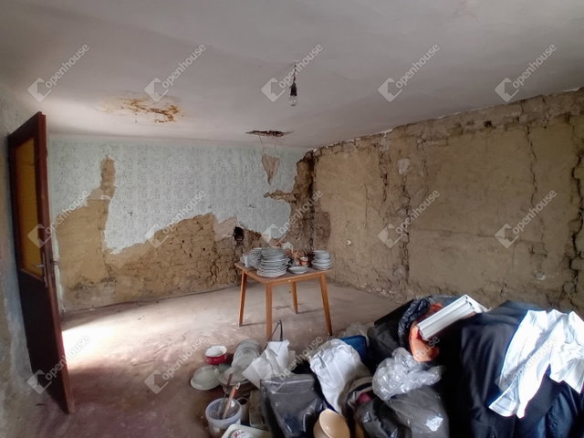 Eladó családi ház, Tarjánon 19 M Ft, 2 szobás