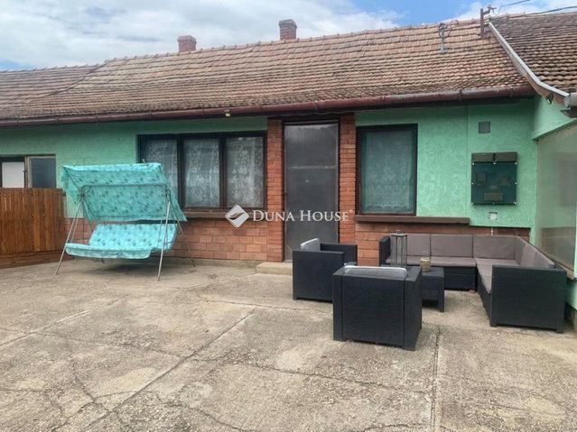 Eladó családi ház, Balatonőszödön 97 M Ft, 7 szobás