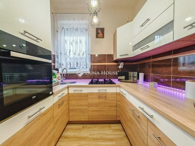 Eladó téglalakás, Budapesten, XX. kerületben 59.9 M Ft