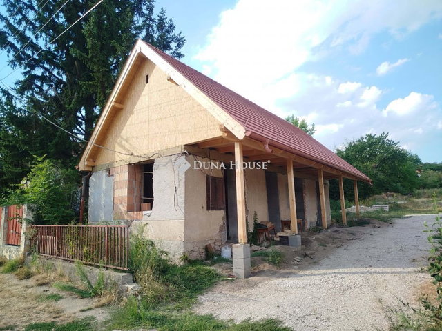 Eladó családi ház, Nadapon 40 M Ft, 1 szobás