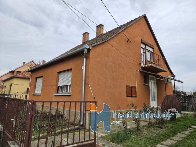 Eladó családi ház, Szigetváron 46 M Ft, 4 szobás