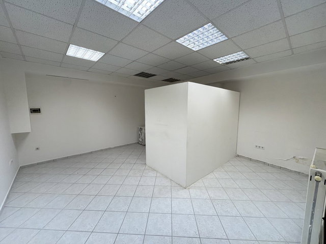 Kiadó üzlethelyiség, Kaposváron, Zárda utcában 55 E Ft / hó