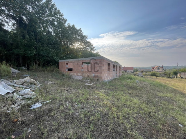 Eladó mezogazdasagi ingatlan, Szekszárdon 25 M Ft