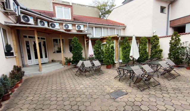 Eladó hotel, Egerben, Bartók Béla téren 290 M Ft, 9 szobás