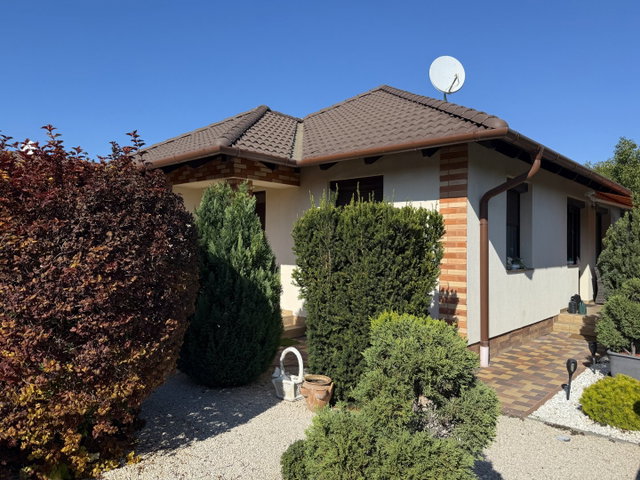 Eladó családi ház, Siófokon 129.99 M Ft, 3 szobás