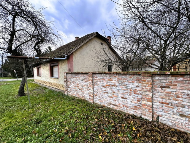 Eladó családi ház, Sarkadon 12.5 M Ft, 2 szobás