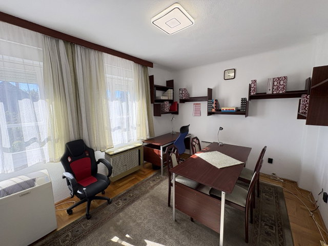Kiadó iroda, Kaposváron, Szántó utcában 70 E Ft / hó, 1 szobás