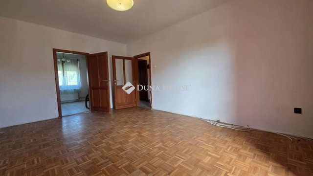 Eladó téglalakás, Szombathelyen 42.99 M Ft, 2 szobás