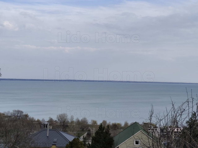 Eladó családi ház, Balatonalmádiban 139 M Ft, 5 szobás