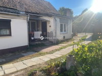 Eladó családi ház, Budakeszin, Fő utcában 38.9 M Ft, 1 szobás