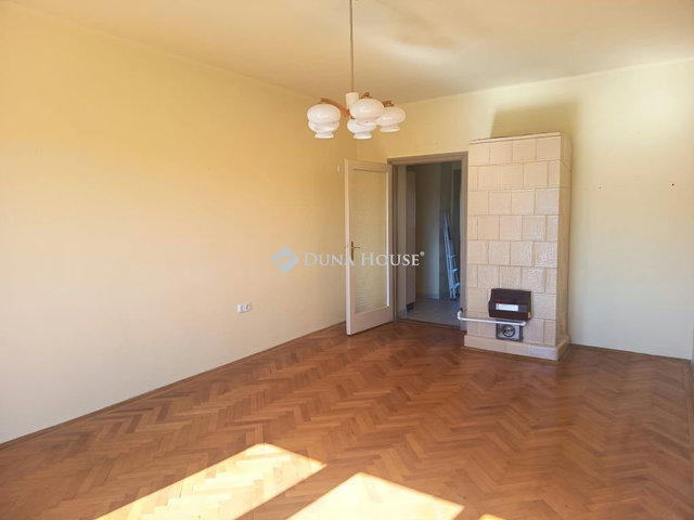 Eladó téglalakás, Sopronban, Deák téren 51.5 M Ft, 2 szobás