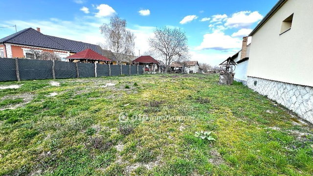 Eladó telek, Kunszigeten 25 M Ft / költözzbe.hu
