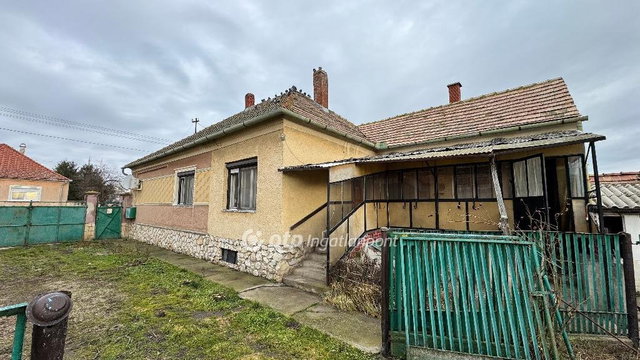 Eladó családi ház, Mezőlakon 34.9 M Ft, 3 szobás