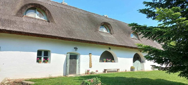 Eladó családi ház, Köveskálon 190 M Ft, 6 szobás