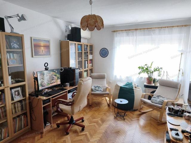 Eladó téglalakás, Siófokon 98 M Ft, 4 szobás