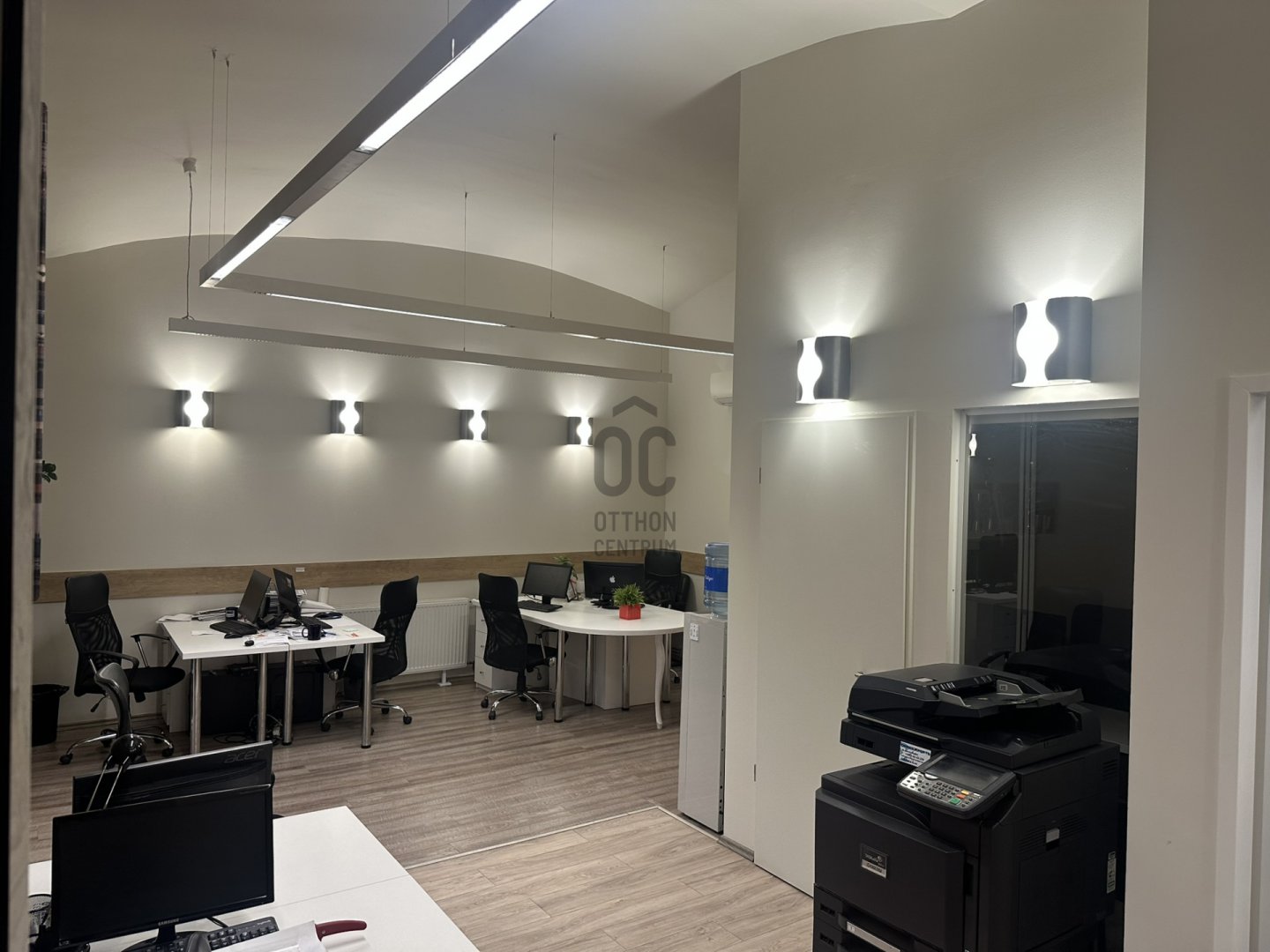 Üzlethelyiség · 182 m² · 187.308.000 Ft