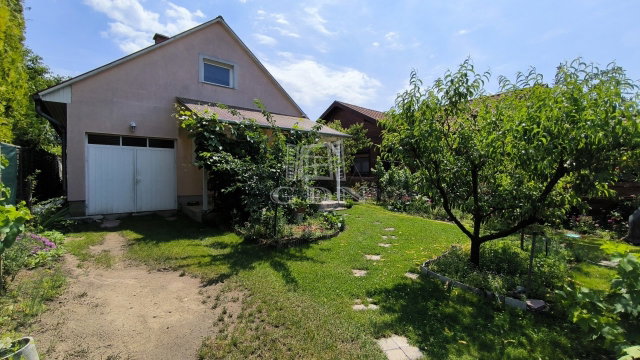 Eladó családi ház, Dunakeszin 109 M Ft, 2 szobás
