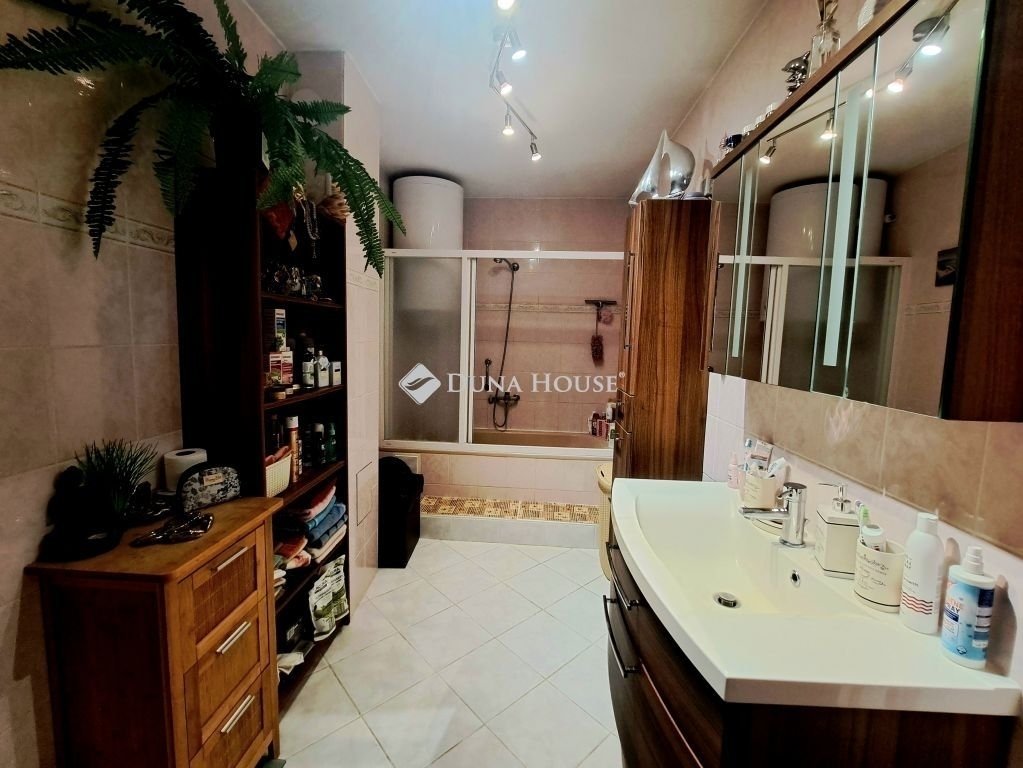 4 bed · 190m² · 69.900.000 ft