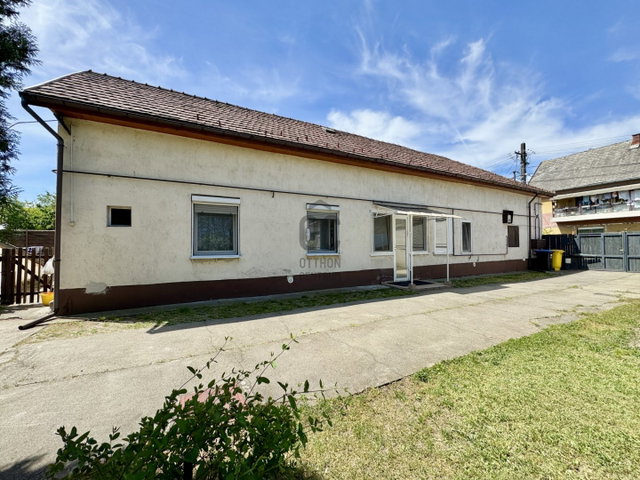 Eladó családi ház, Gyálon 109.9 M Ft, 5 szobás