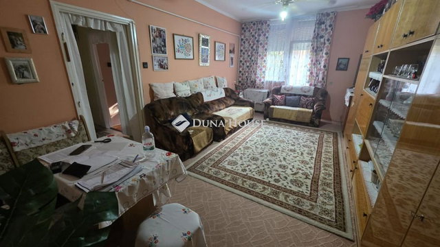 Eladó téglalakás, Szolnokon 29.9 M Ft, 1+1 szobás