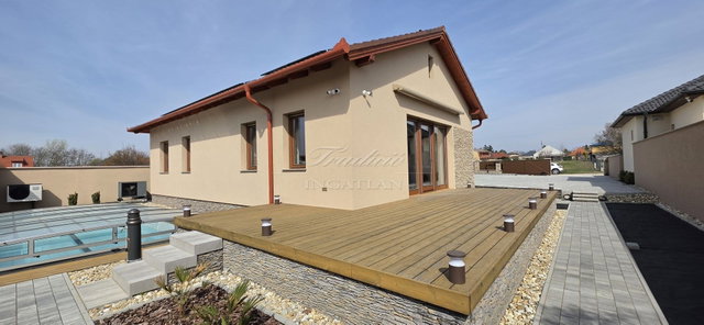 Eladó családi ház, Győrött 220 M Ft, 3 szobás