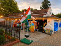 Eladó üzlethelyiség, Balatonmáriafürdőn 110 M Ft, 1 szobás